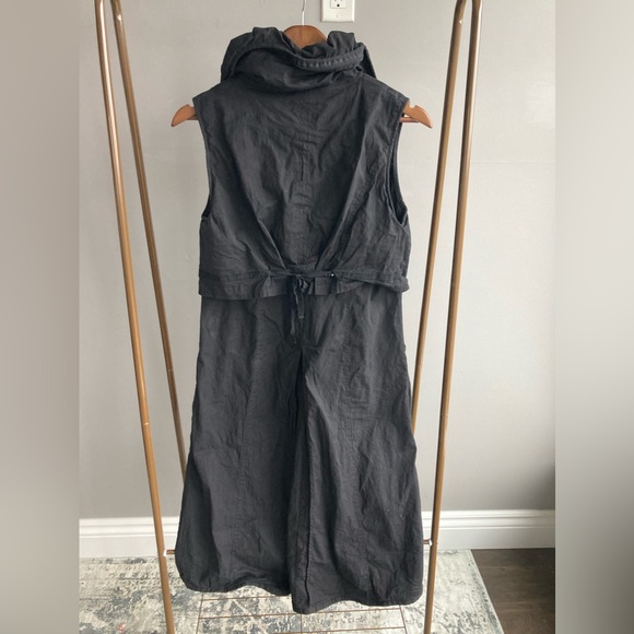 Babs Vancouver Designer Dress - Picture 2 of 3